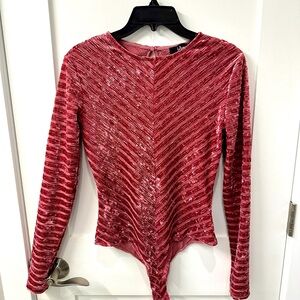 Lulu’s velvet bodysuit size small